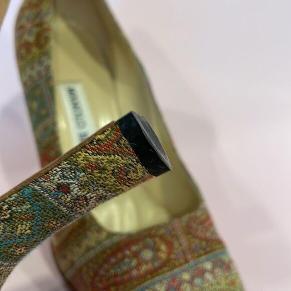 ✨HOST PICK✨Manolo Blahnik Paisley Tapestry Heel Great Used Condition Womens Euro - Picture 8 of 12